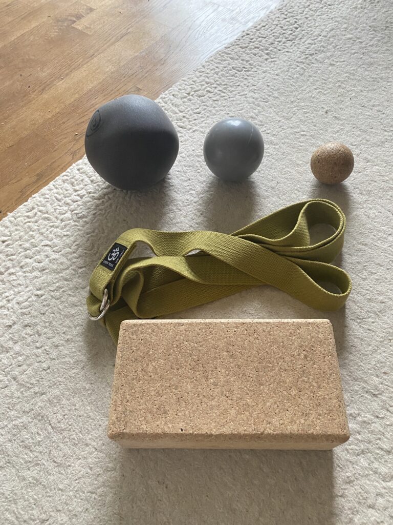 16 cm Spiritball, 9 cm Ball, 6 cm Korkball, Yogagurt, Yogablock
